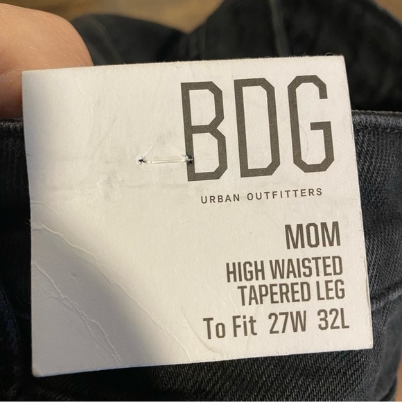 NWT Urban Outfitters BDG Mom High Waisted Tapered Black Jeans Size 27W 32L - Picture 8 of 11